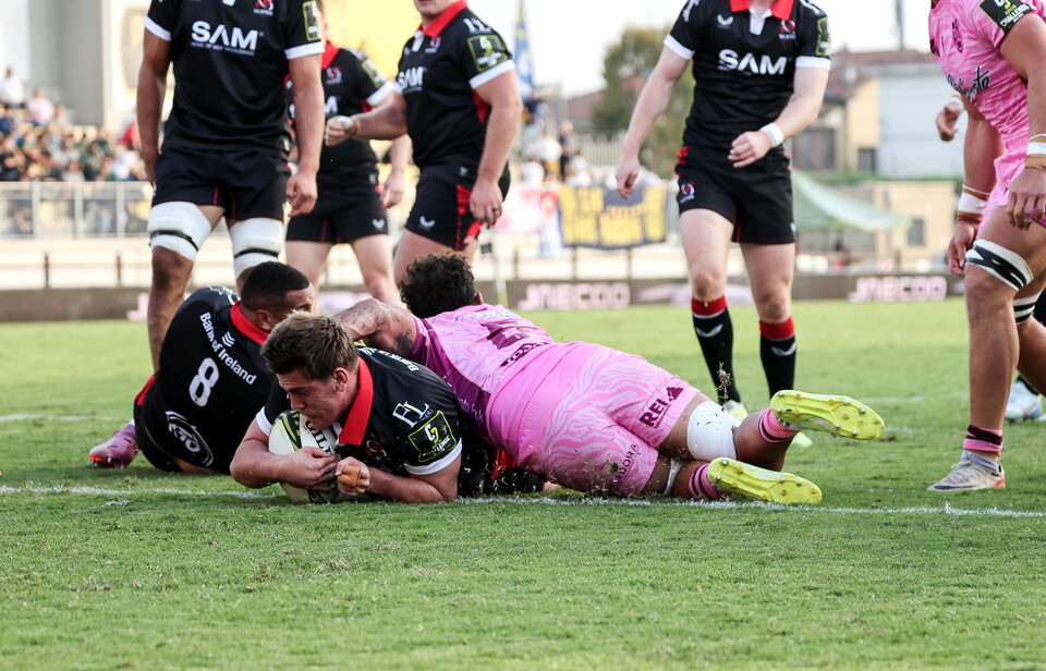 Walker with his try