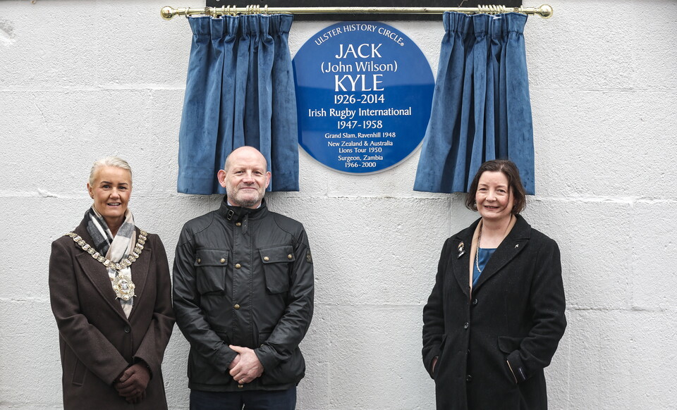 Lord Mayor & Councillor Tracy Kelly with the children of Jack Kyle; Caleb Kyle and Justine Kyle McGrath
