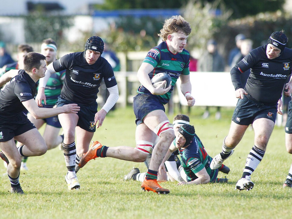 David Stinson breaks through the Newcastle defence and makes 30 meters up the pitch. ©Stephen Hetherington