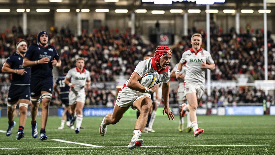 Lowry against Edinburgh