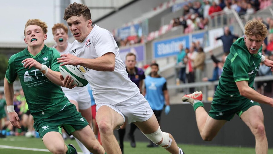 A thrilling encounter at Kingspan Stadium saw Ulster U18 Clubs emerge victorious over their Connacht counterparts, with a dominant finish securing a 33-14 win.