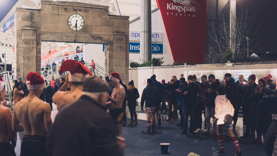 Bangor's players will again brave the winter conditions as they go topless to sing carols at Kingspan to help raise money for Extern.