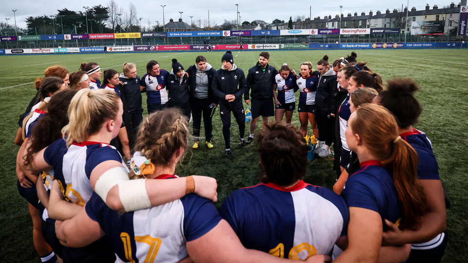 Wolfhounds recorded a 36-24 bonus point win over Gwalia Lightning to extended their winning run to five matches.