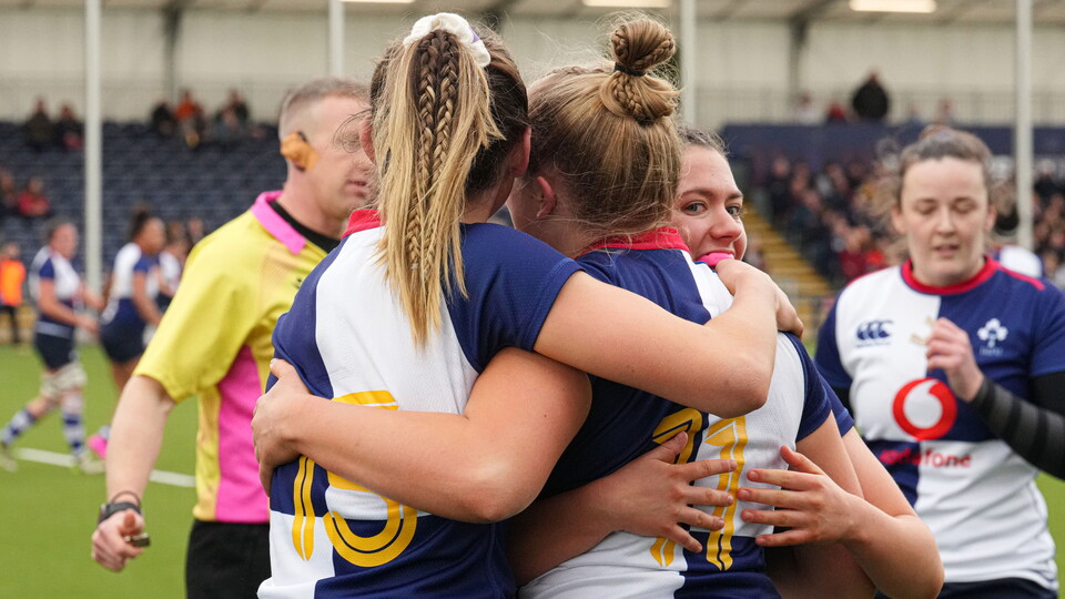 The Wolfhounds stunned Edinburgh with two late tries to earn a 26-all draw at the Hive Stadium, as they took a big step towards winning the Celtic Challenge competition.