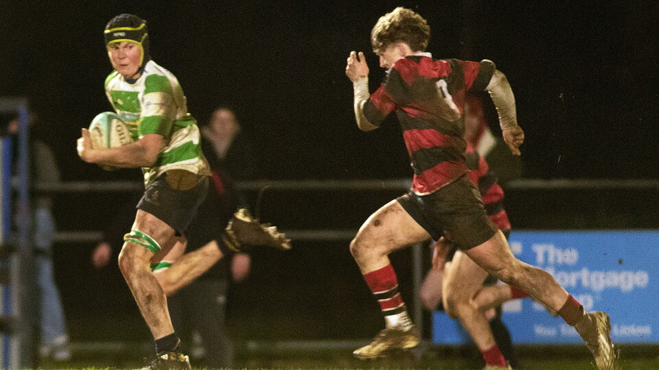 The first of this season’s Group Stage B games got underway in the Nutty Krust U18 Tournament under the floodlights at a cool, and damp, Chambers Park when Omagh U18s team played Rainey RFC U18s on Wednesday evening.