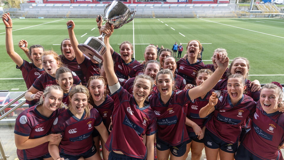 Enniskillen powered past a spirited Malone, scoring 30 points to run out deserved winners in the Women’s Junior Cup Final, claiming silverware at a sunny Affidea Stadium.