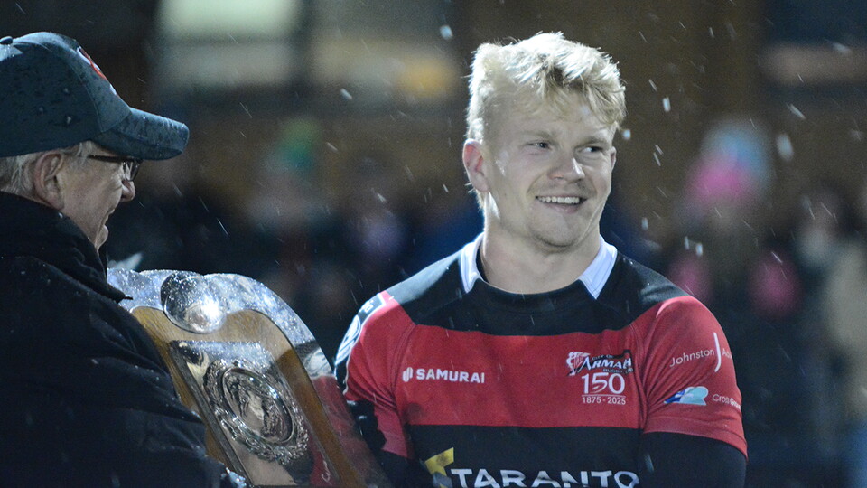 After a bitterly cold final at the Palace Grounds last night between City of Armagh and Dungannon, Armagh emerged victorious, winning 40-7.