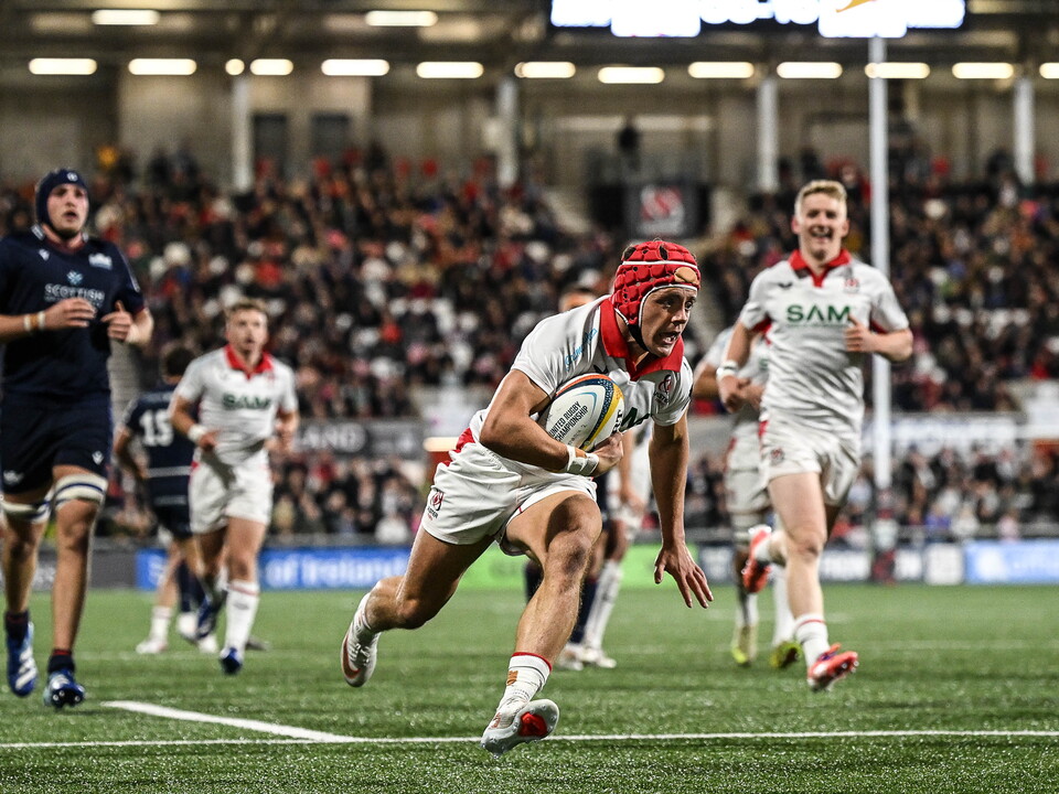 Lowry against Edinburgh