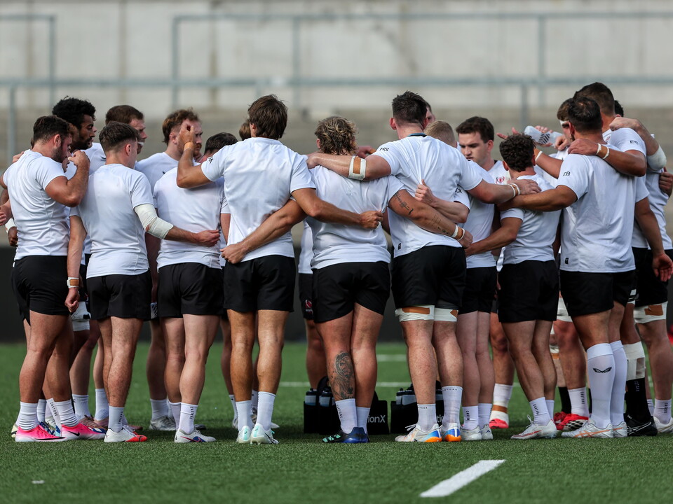 Team huddle ahead of Edinburgh 