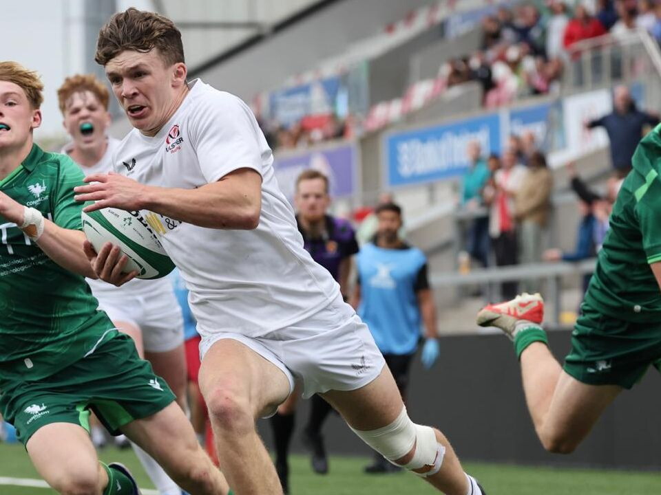 A thrilling encounter at Kingspan Stadium saw Ulster U18 Clubs emerge victorious over their Connacht counterparts, with a dominant finish securing a 33-14 win.