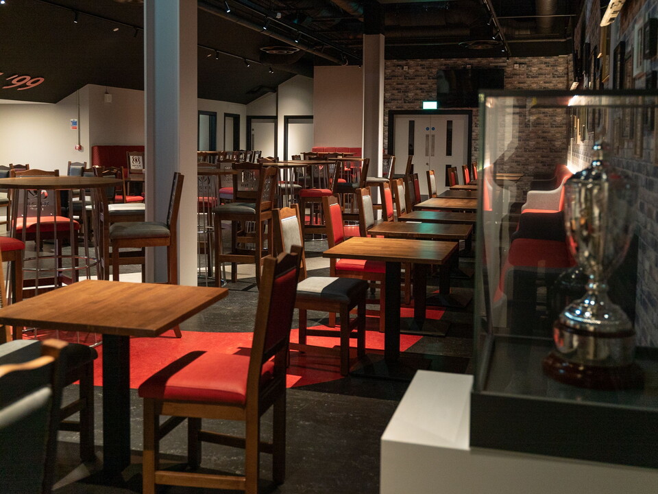 The Spirit of ’99 Lounge, located in the heart of the Grandstand at Kingspan Stadium, has been refurbished and will reopen this Friday 25 November for the Ulster Rugby fixture versus Zebre Parma.