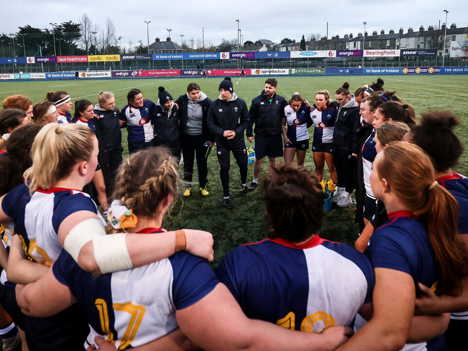 Wolfhounds recorded a 36-24 bonus point win over Gwalia Lightning to extended their winning run to five matches.