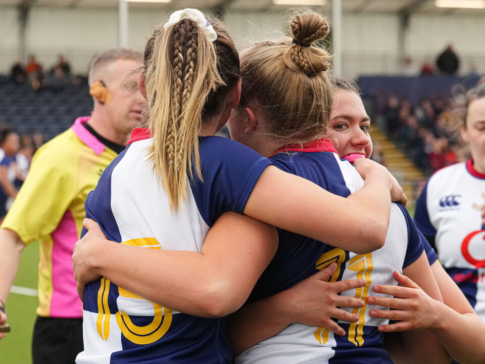 The Wolfhounds stunned Edinburgh with two late tries to earn a 26-all draw at the Hive Stadium, as they took a big step towards winning the Celtic Challenge competition.