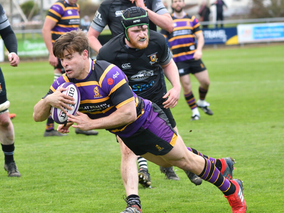 After an absence of 8 years, Instonians are back in the AIL as they begin life in Division 2C by hosting Tullamore.